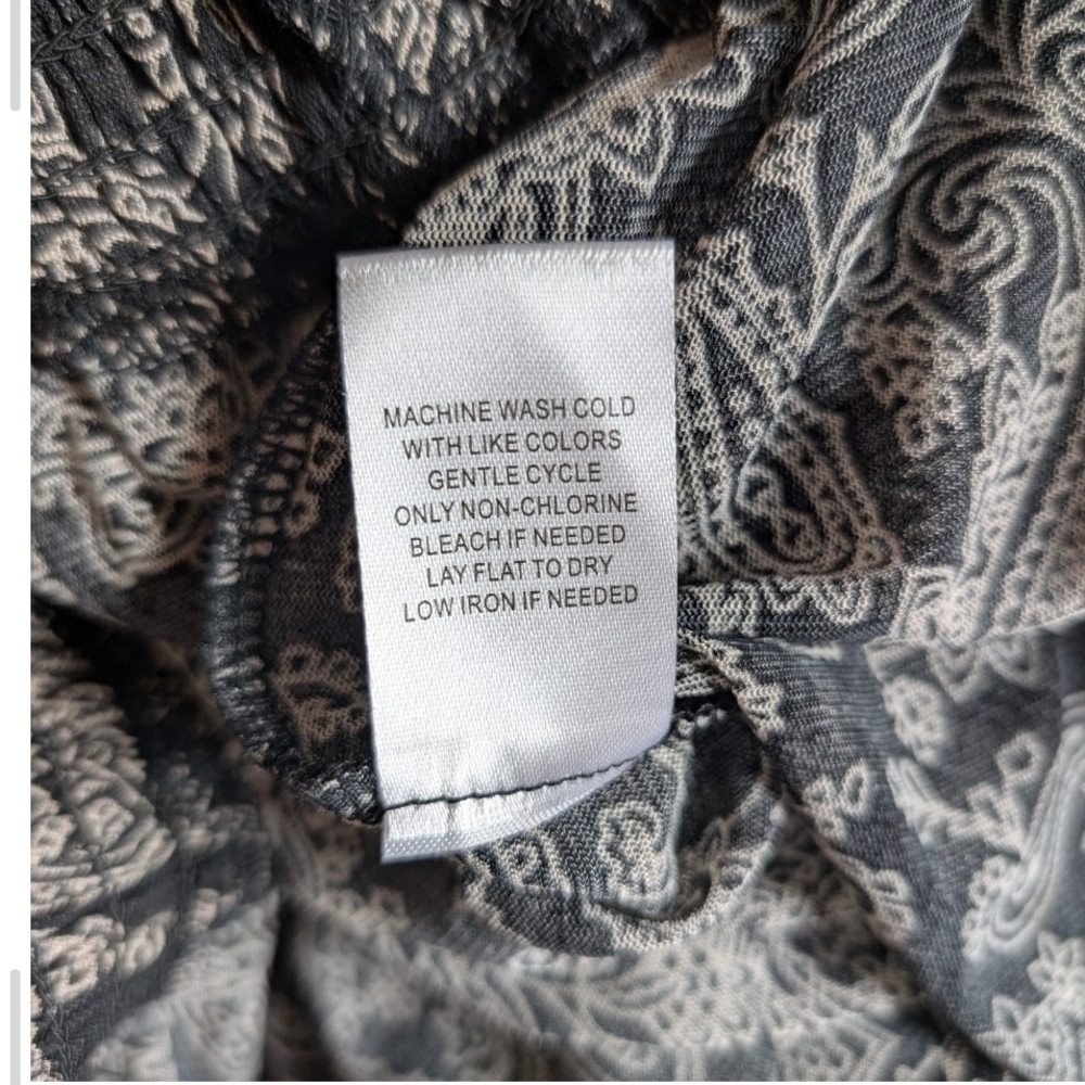 DR2 Black and White Paisley Blouse - Picture 8 of 9